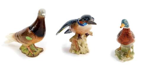 A Beswick pigeon, brown markings, No 1383, together with a kingfisher, No 2371, and a Goebel mallard, No 1977. (3)