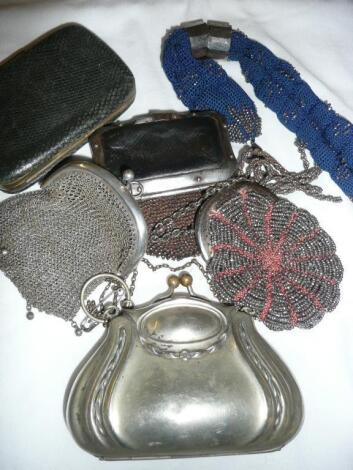 An EPNS vintage decorative purse with chain handle