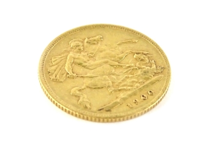 A Victorian half gold sovereign, dated 1900.