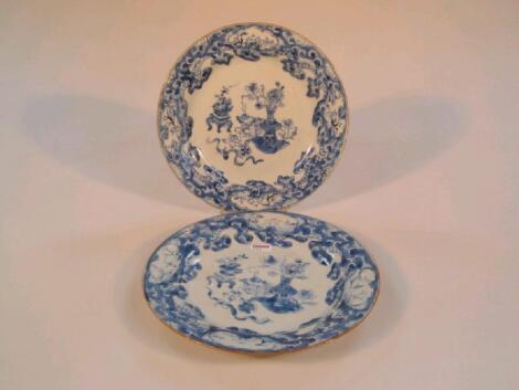 A pair of Chinese export blue and white plates