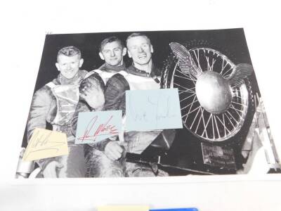 World Speedway interest. A comprehensive personal collection plotting the history of Speedway Championships from 1929 to 1966, being a binder of photographs, programmes, facsimiles and many authentic autographs, removed from various albums, as collected a - 9