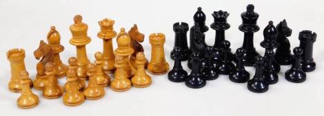 A Staunton style chess set, comprising black and white pieces, the white queen 6cm H, unmarked. (a quantity)