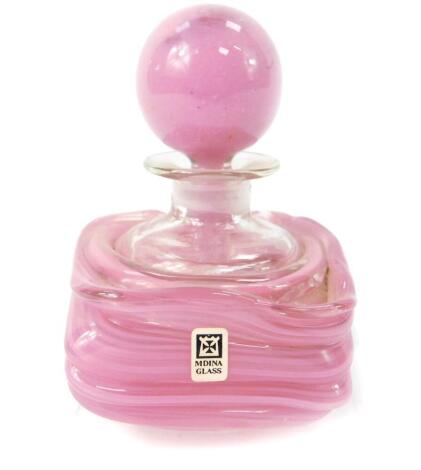 A Mdina pink glass scent bottle and stopper, of square form with trailed horizontal decoration, etch mark, and bears paper label, 13cm H.