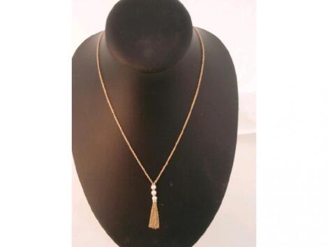 A 9ct gold pearl tassel pendant and chain