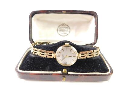 A Rotary lady's 9ct gold cased wristwatch, silvered dial with gilt batons, on a 9ct gold bracelet, 15.4g all in. - 3