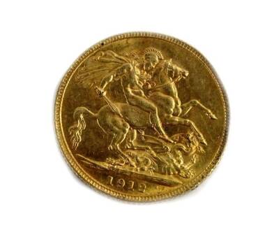 A George V full gold sovereign, dated 1912. - 2