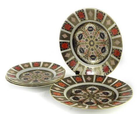 Various Royal Crown Derby Imari pattern items, comprising two dinner plates, 27cm dia, and three side plates, printed marks beneath. (5)