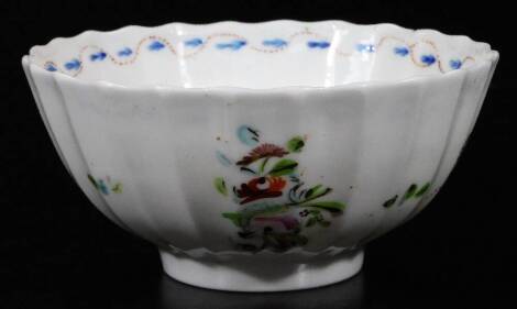A late 18thC Pinxton porcelain fluted bowl, decorated in a New Hall type pattern, unrecorded, marked with impressed letter E, c1746, 12cm Dia.