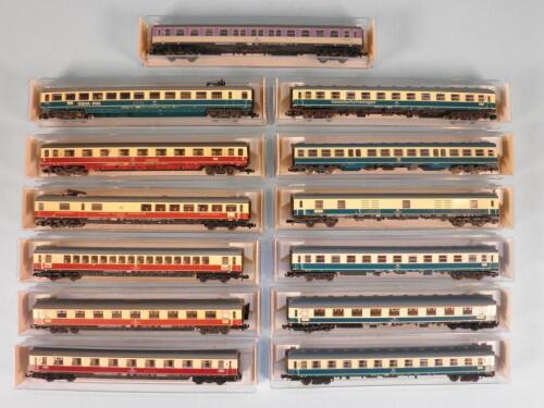 Five Fleischmann Piccolo N gauge carriages in maroon and cream