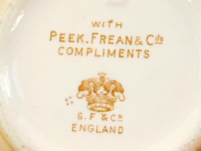 A Fieldings Crown Devon blush pottery advertising biscuit barrel, 'With Peek Frean & Co's Compliments', printed with flowers, with brass mount, carrying handle and lid, printed marks, 15cm H. - 3