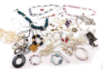 Silver and costume jewellery, including cuff links, simulated pearls, pins, bangles, rings, etc. (qty)