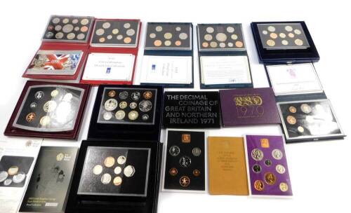 Royal Mint Proof Coin Sets 2002, 2004/5 and 2008, further proof coin collections, etc. (qty)