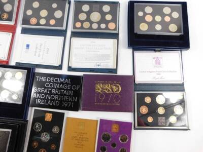 Royal Mint Proof Coin Sets 2002, 2004/5 and 2008, further proof coin collections, etc. (qty) - 3