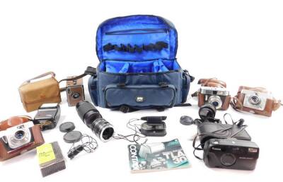 A Voigtlander Vito CL camera, Birette Junior II camera, Ilford Sportsman Camera, further cameras, lenses and flashes, etc. (qty)