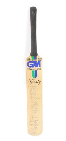 A Gunn & Moore County Cricket bat, signed by players of the Nottinghamshire and Kent CCC, including Bruce French, Sir Richard Hadlee, Clive Rice, Chris Broad, Chris Cowdrey, Derek Aslett, Richard Ellison, and Graham Dilley.