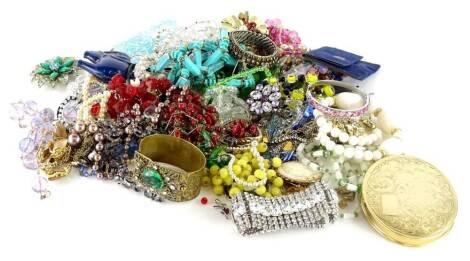 Various modern costume jewellery, beaded necklaces, brooches, elephant brooch, bracelets, bangles, compact, etc. (1 tray)