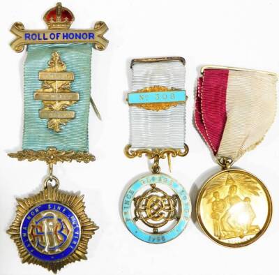 Various Masonic jewels, to include some silver examples, with ribbons, 4cm Dia. etc. (a quantity) - 3