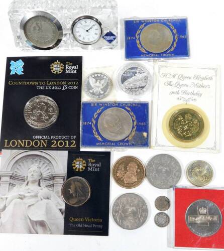 Various coins, collectors coins, etc. an Elizabeth II Gibraltar 1993 Ship's of The World crown, probably silver, other coins, Queen Victoria old head penny in Royal Mint packaging, Robert Kennedy and John F Kennedy commemorative crown, Churchill crown, v