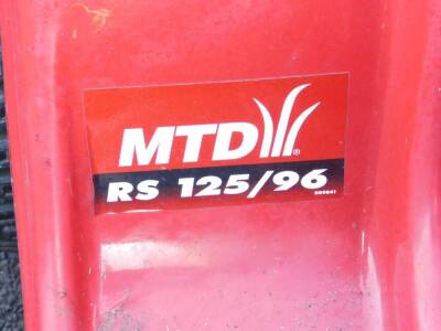 A MTD RS125/96 ride on tractor lawnmower, with attached grass box, in red. - 2