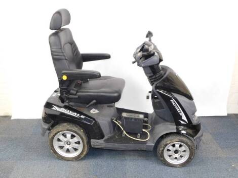 A Heartway Royale mobility scooter, black, with key, battery and cover.