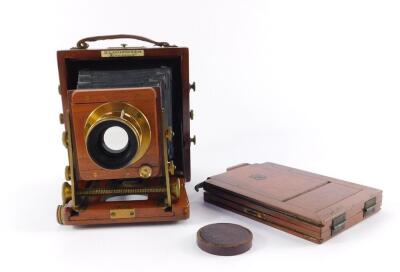 A 1900 BB Instantograph Patent mahogany and brass camera, by J Lancaster & Son, Birmingham, together with one mahogany plate, 15.5cm H. (2)