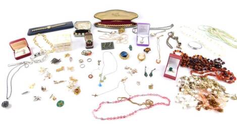 Silver and costume jewellery, including silver charms, cameo brooch, bracelets, simulated pearls, animal brooches and beads. (qty)