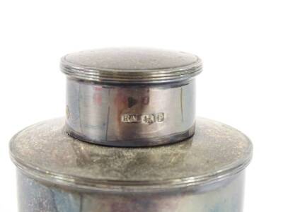 A George VI silver cylindrical tea caddy with lid, Sheffield 1943, 2¾oz, 8cm H. - 2