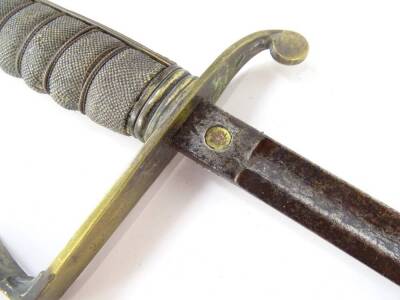 A British 1796 pattern officers sword, with scabbard (AF), 100cm L, blade 85cm L. - 3