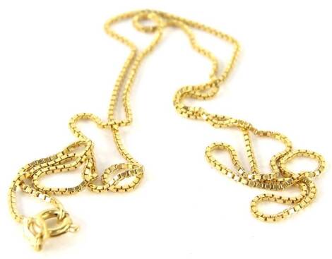 An 18ct gold box link chain, 50cm L overall, 4.3g.