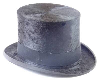 A Tress and Co of London Gentleman's top hat, retailed by Mawer and Collingham of Lincoln.