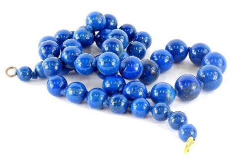 A lapis lazuli graduated bead necklace.