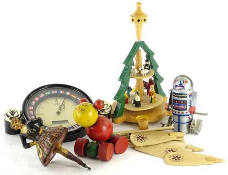 Miscellaneous items, to include a German tin plate Scottish dancer, small clockwork robot, Seiko Quartz world clock, etc.