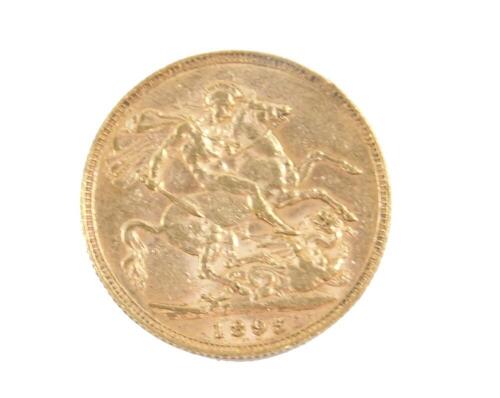 A Victorian gold sovereign 1895, 8.0g.