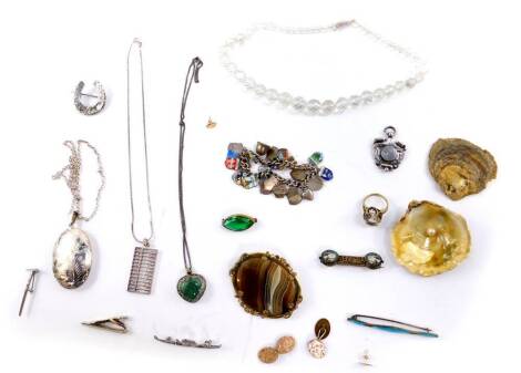 Silver and costume jewellery, including a Victorian agate set brooch, silver horseshoe brooch, Venezia micro mosaic brooch, shield charm bracelet, and a string of crystal beads. (qty)