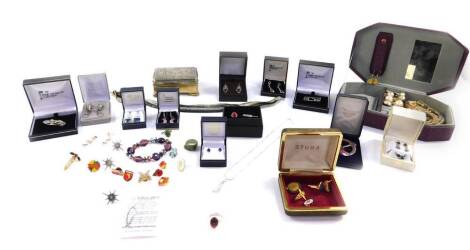 Silver and costume jewellery, including earrings, brooches, badges, and rings. (qty)