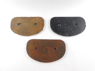 Three Derby cast iron railway wagon plates, comprising B47708 13T Derby 1951 Lot No 2179, B385875 26T Derby 1958 Lot No 3091, and B730501 22T Derby 1960 Lot No 3288. - 2