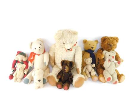 Soft toys, to include plush Teddy Bears, Jester, etc. (10)