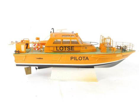 A Robbe Maris 2 Pilota remote control model boat, 25cm H, 65cm L. (AF)