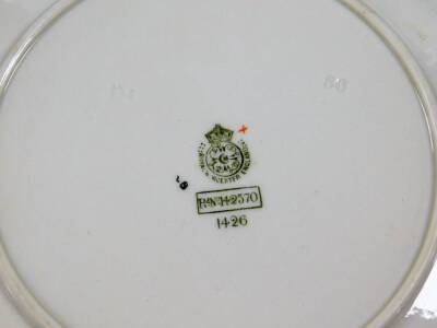 A Royal Worcester blush ivory plate, decorated with flowers and grapes, shape no. 1426, green mark beneath, 1903, 22cm Dia. - 3