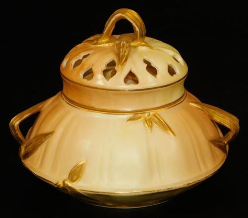 A Royal Worcester blush ivory bulbous potpourri vase and cover, decorated with flowerheads , shape code 1326, c1907, 10cm H.