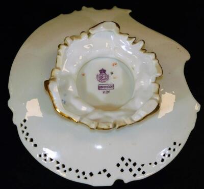 A Royal Worcester blush ivory low comport, decorated with flowers with a pierced rim, shape code 1426, 1891, 22cm Dia. - 3