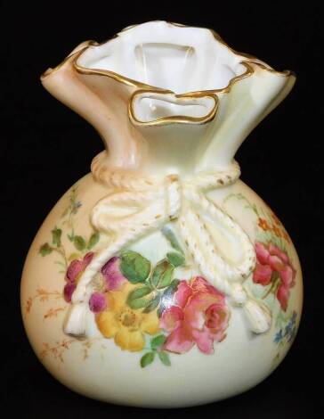 A Royal Worcester blush ivory vase, decorated with simple flower sprays, 1903, 10cm H.