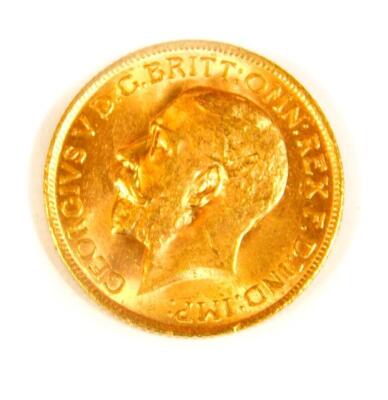 A George V gold full sovereign, 1915. - 2