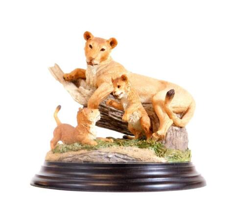 A Country Artists figure group Lions, 15cm H.