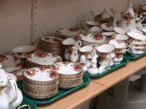 A comprehensive set of Royal Albert Old Country Roses dinner