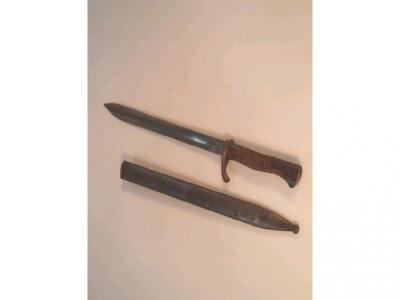 A WWII German bayonet - 2