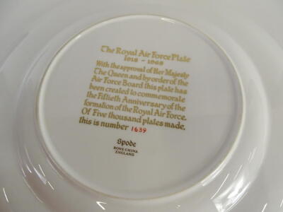 A Coalport fine bone china Royal Air Force limited edition collector's plate of 1968, being 1639/5000, 27cm diameter, (boxed) - 4