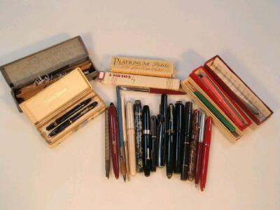 A Conway Stewart Dinkie fountain pen and matching pencil