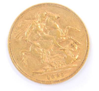 A Queen Victoria young head gold sovereign 1887, 8.0g. - 2