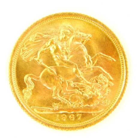 An Elizabeth II gold sovereign 1967, 8.0g